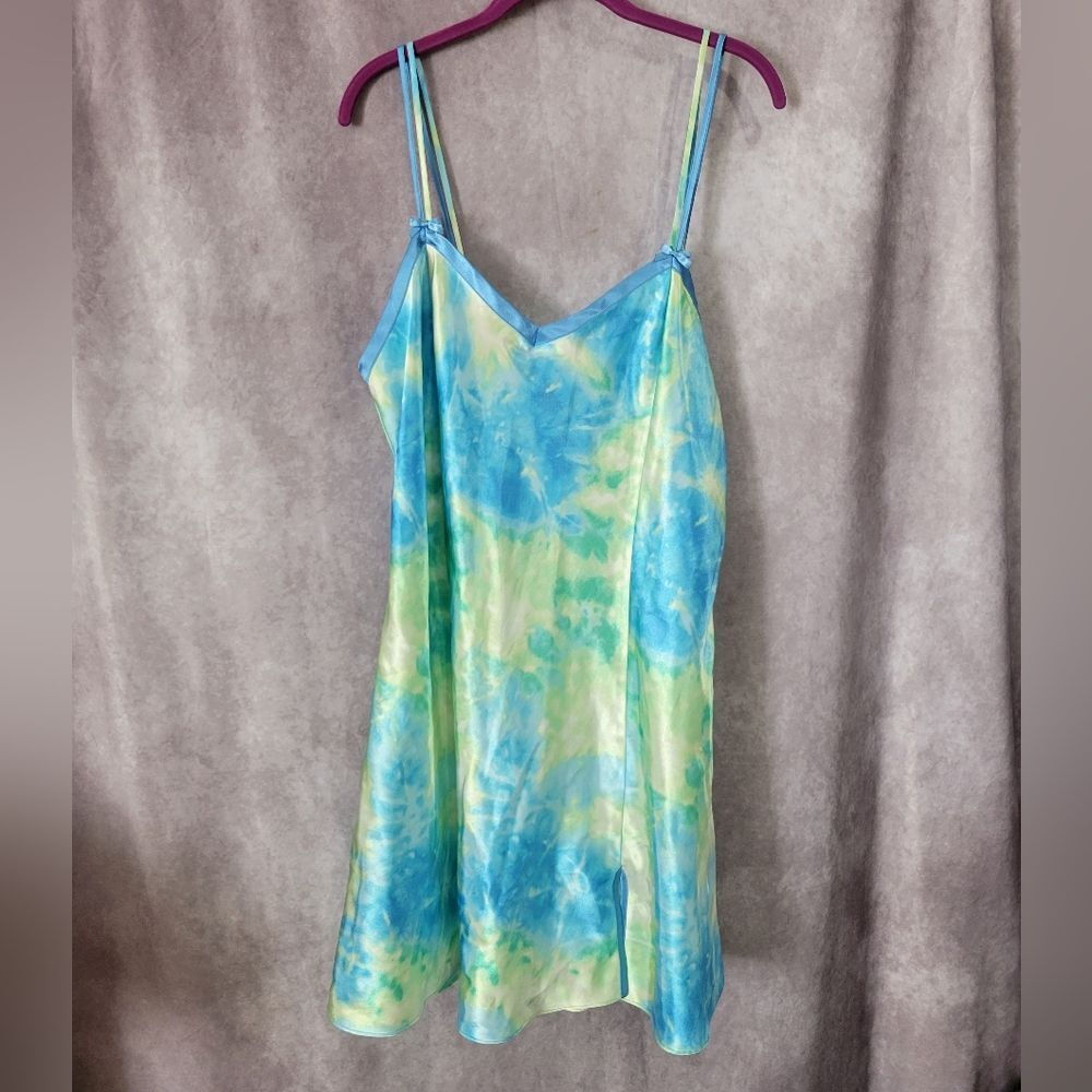 Women's Blue & Green Satin Nighty‎